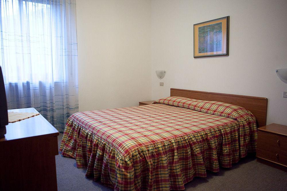 Hotel Villa Al Vento Torbole Sul Garda Exterior foto